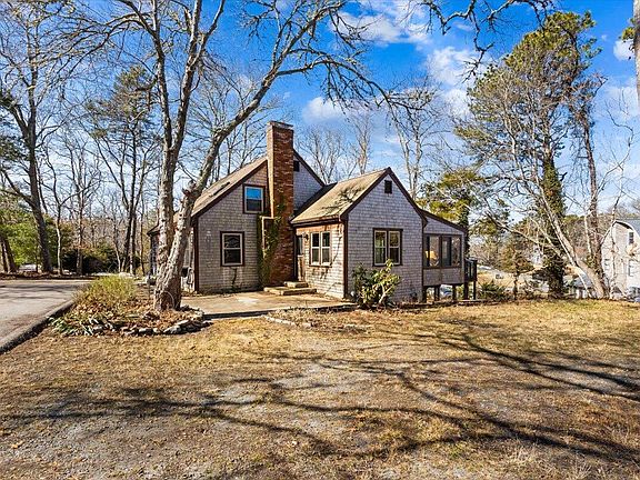 3rd image of 1094 County Road