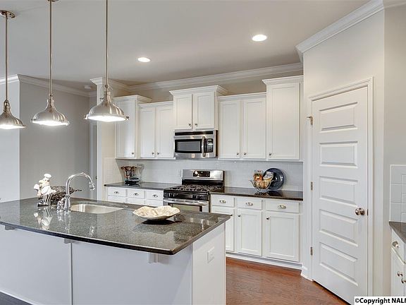 5th image of 215 Balota St