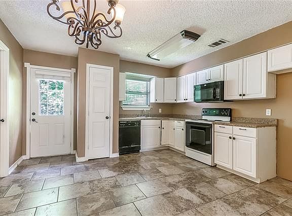 4th image of 2024 Creedmore Dr