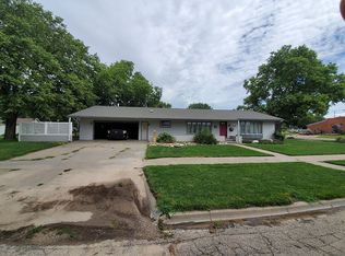 200 W 2nd St, Beloit, KS 67420