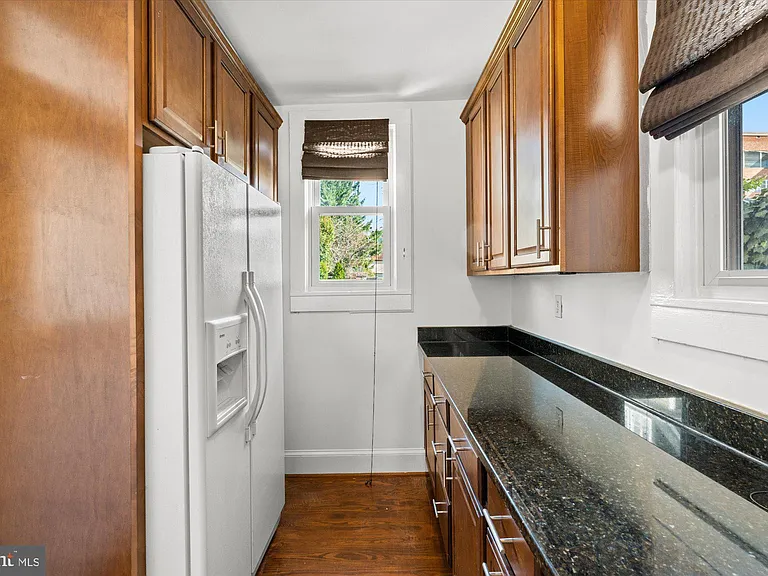 629 N Columbus St — Photo 9
