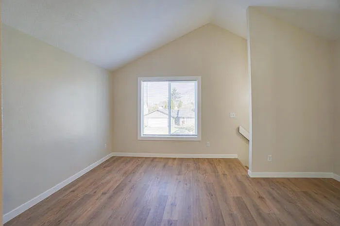 816 SE Olympia Dr — Photo 29