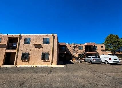 1st image of 609 Mesilla St SE