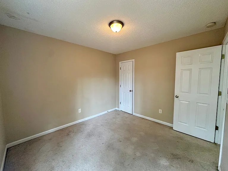 1161 Chivalry St — Photo 5