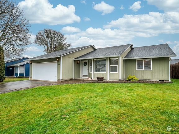 3rd image of 1800 NE 149th Circle