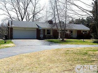5560 Crooked Lake Rd, Howell, MI 48843