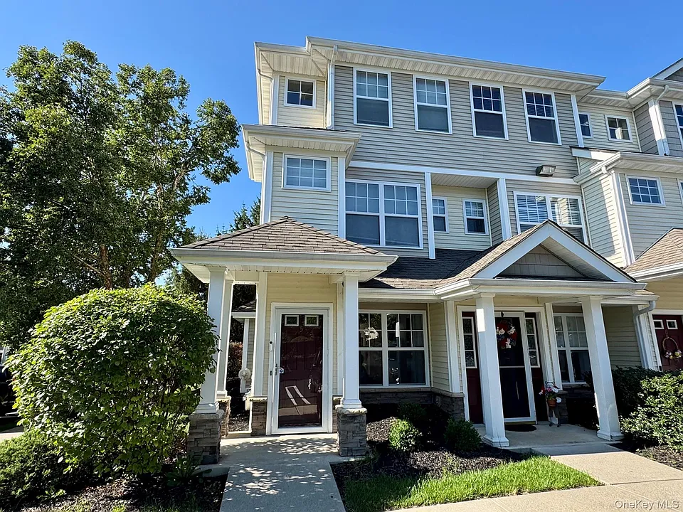 25 Fairways Dr #5