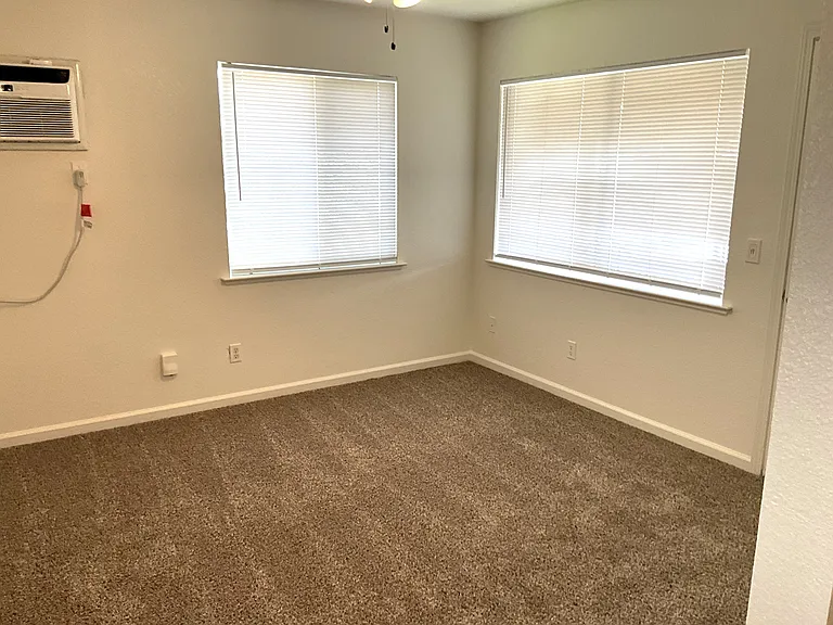 789 Dixieanne Ave #D — Photo 3