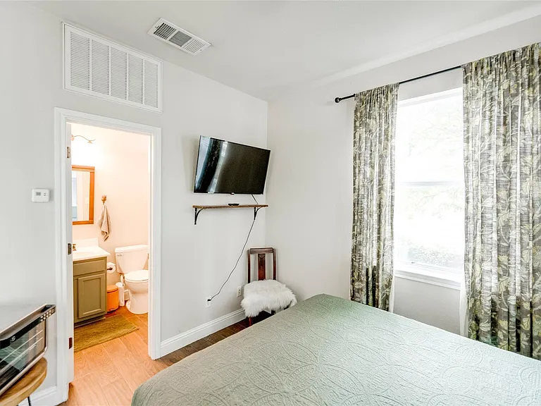 1802 Village Oak Ct — Photo 39