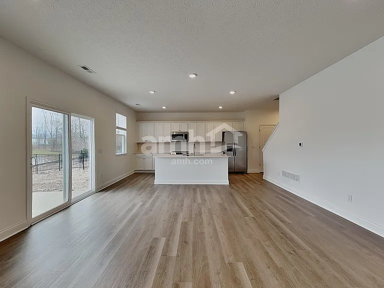 890 Heritage Blvd — Photo 5