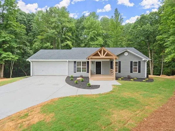 945 Old Magnolia Trl, Canton, GA 30115