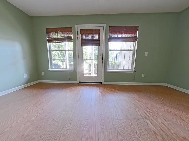 905 Hanahan Ct #1B — Photo 9