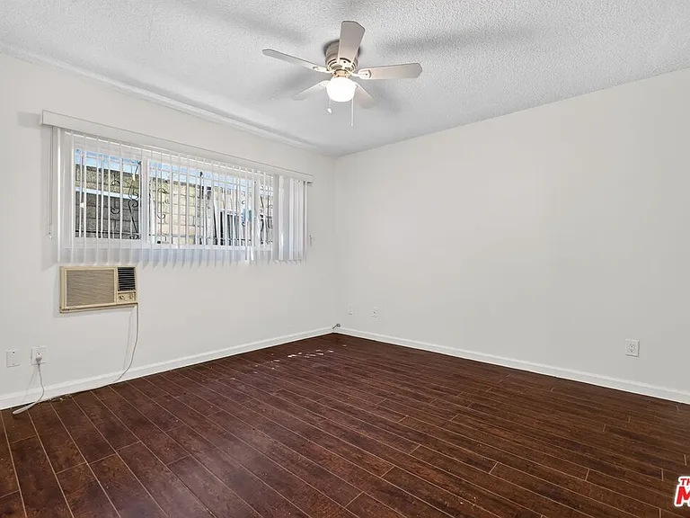 15540 Moorpark St #7 — Photo 8