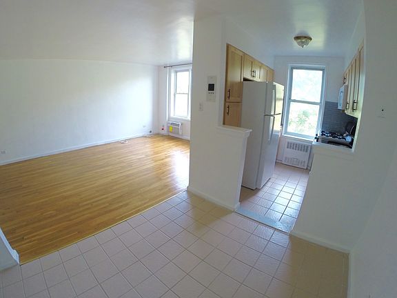 3rd image of 5775 Mosholu Ave