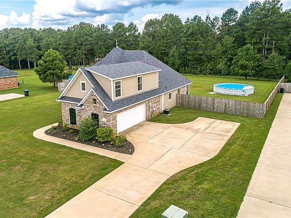2nd image of 185 Squire Rd