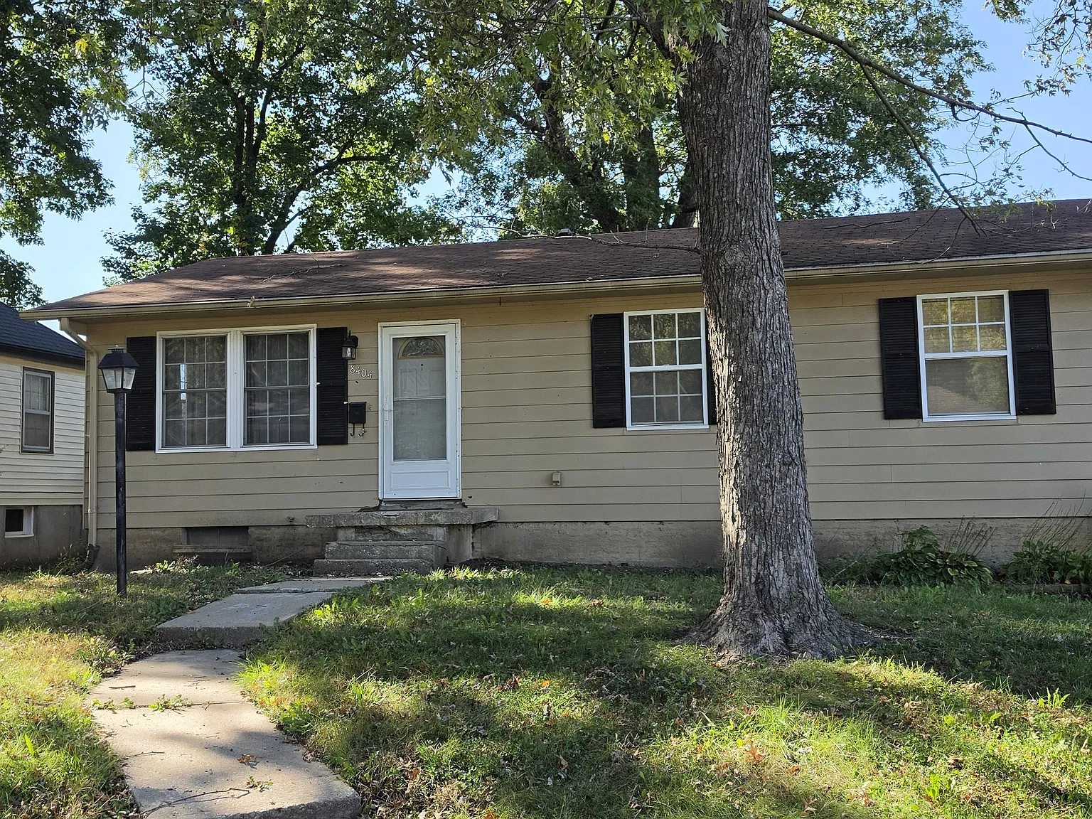 3 bed, 1100 sqft, $1,450 — Photo 2