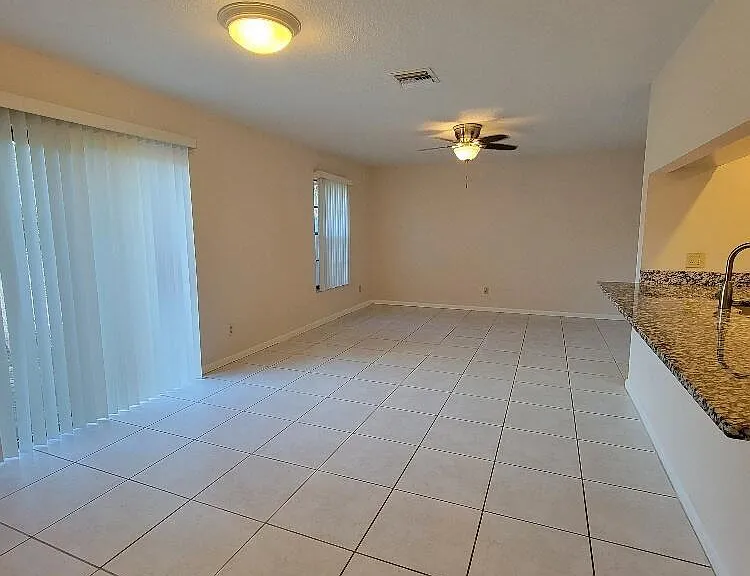1087 Goldenrod Rd — Photo 4