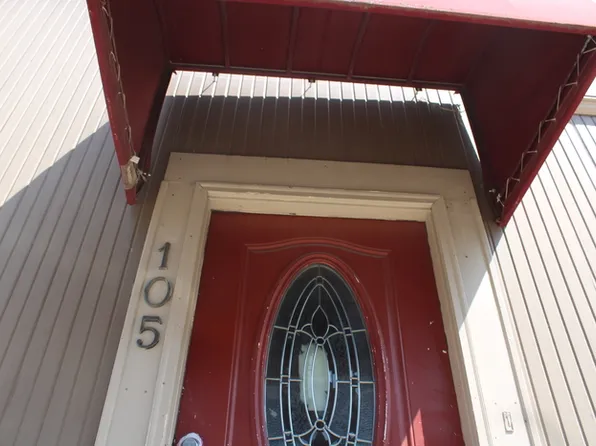 105 S 5th St APT 3, Leavenworth, KS 66048