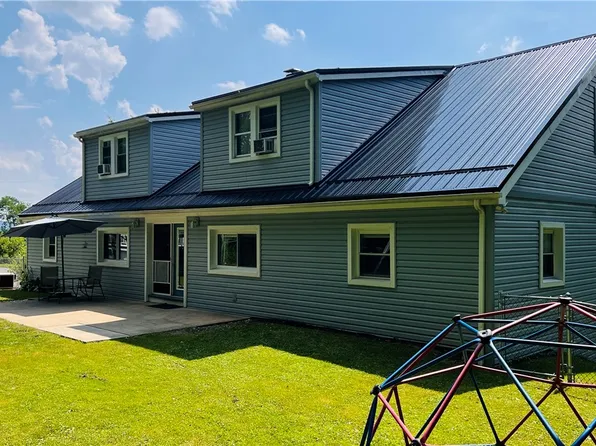 324 Paul Dr, New Kensington, PA 15068