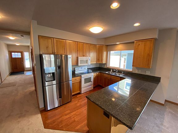 2nd image of 462 Stillwater Creek Dr