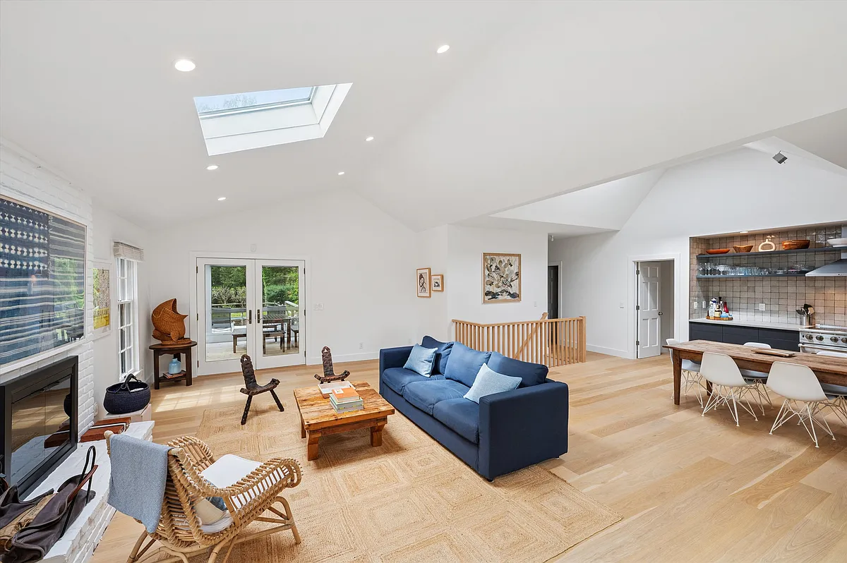 Building Photo - 14 Renees Way