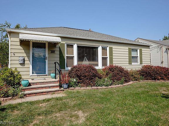 2nd image of 30009 Truman Ave