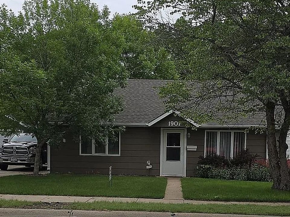 1st image of 1901 W 1st