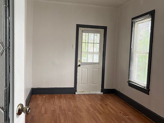 2nd image of 243 Pear St