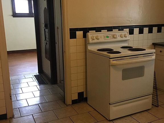 2nd image of 4280 Gertrude Ave APT 1E