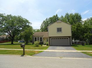 292 Pickett Ct, Bartlett, IL