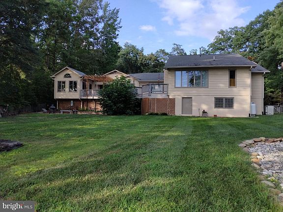 2nd image of 520 Lake Caroline Dr