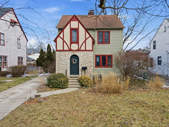 1002 S Cassingham Rd, Bexley, OH 43209