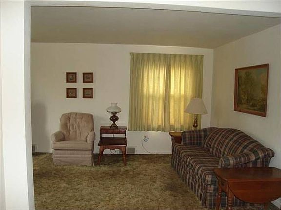 2nd image of 423 Washington Ave
