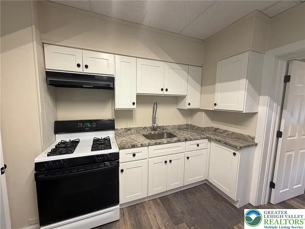 4 bed, 1.0 bath, 1278 sqft, $1,850 — Photo 4