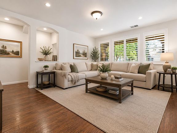 4th image of 2049 Avignon Ln