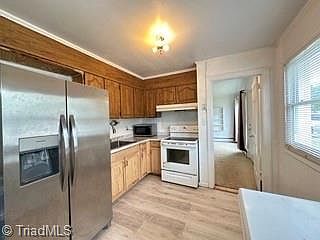 4th image of 1309 Guest St