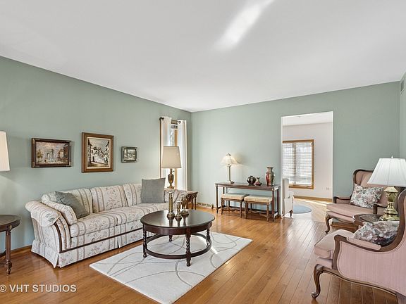 3rd image of 12954 W Oak View Ct