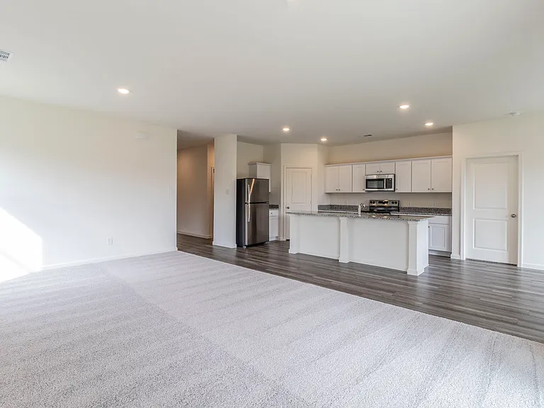 1888 Everglades Dr — Photo 2