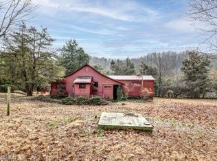 3228 Hauser Rd, East Bend, NC 27018