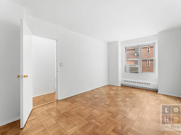 477 Fdr Drive image 13 of 29