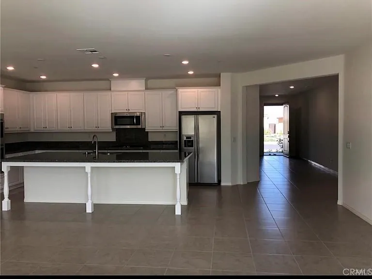 14851 Henry St — Photo 2
