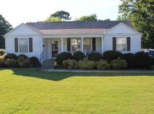 3013 E 14th Ave, Sheffield, AL 35660