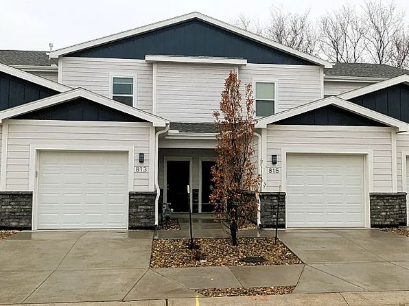 Icon Valley Townhomes, 812 E 6th St, Wellsville, KS 66092