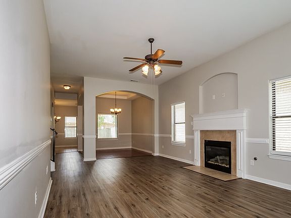4th image of 450 Garden Springs Dr