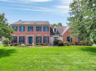 2704 Heritage Hills Cir, York, PA 17402