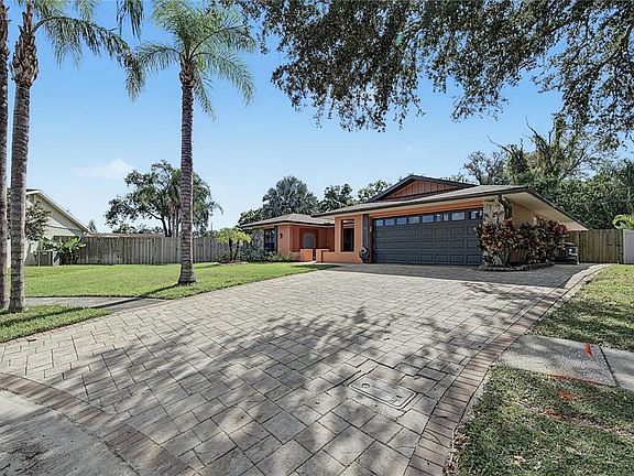 2nd image of 112 PEACOCK CIRCLE