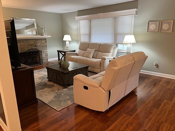 Living Room with Gas Fireplace