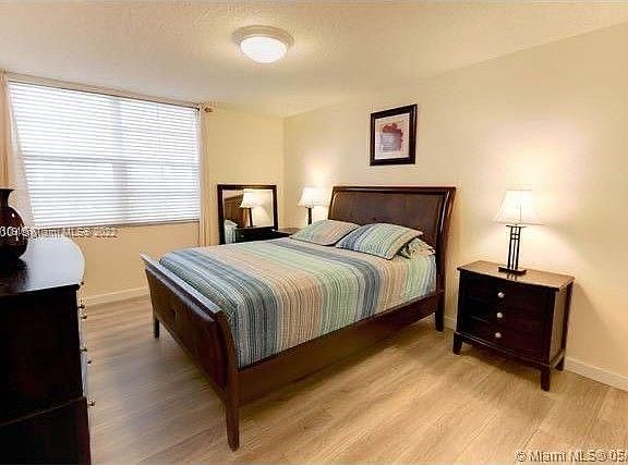 5th image of 19655 E Country Club Dr #6402
