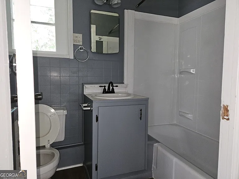 201 Institute St #A — Photo 7