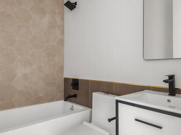 1038 Jefferson Avenue image 13 of 22